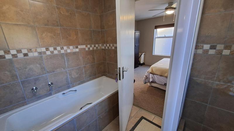 6 Bedroom Property for Sale in Stilbaai Wes Western Cape